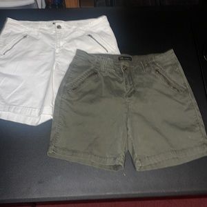 2 Pair Women’s Lee Lee Straight Fit Shorts size 8
